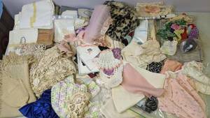 lot 167 image: Lots o Linens VintageAntique Gloves, Handkerchiefs, Scarves, Doll Clothes and More