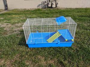 lot 585 image: Small Animal Cage