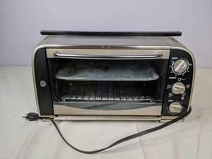 lot 505 image: General Electric Toaster Oven  NER