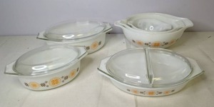 lot 491 image: Lot of 6 Vintage Pyrex Dishes  3 Lids  SE