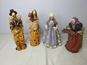 lot 484 image: Beautiful Figurines- Corncob Pilgrims and Old French Women - SE