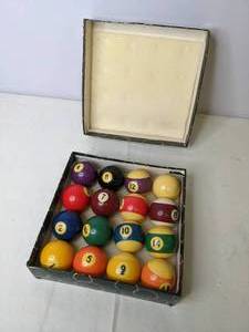lot 474 image: Complete Set of 16 Pool Balls (SE)