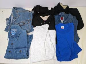 lot 472 image: Collection of 8 Adult Tops Lee, Fruit of the Loom, Sun Belt Denim, Lee, Jerzees and More (NER)