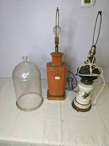 lot 465 image: Lot of 3 Vintage Lamps
