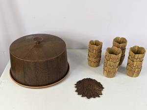 lot 564 image: Collection of Beautiful Wood and Wicker Wares -- SE