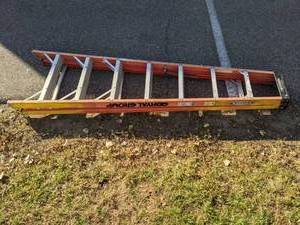 lot 610 image: Werner 8 Ladder