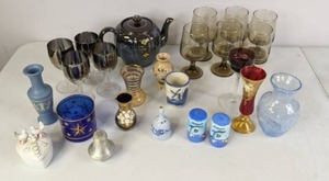 lot 514 image: Lot of Glorious Glassware, Pitcher, Vases, Glasses and More  NER