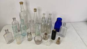 lot 532 image: Assortment of 21 Various Old Glass Bottles  - NER
