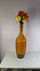 lot 533 image: Tall Decorative Amber Glass Vase with Artificial Flowers - NER
