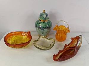 lot 554 image: Lot of 5 Beautiful Glass Pieces in an Array of Fall Colors  SE