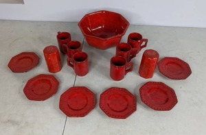 lot 674 image: Stunning 15 Piece Red Italian Dish Set