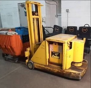 lot 03 image: Yale Work Saver Electric Lift Truck Jack 2500lb Capacity