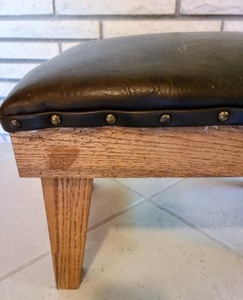 lot 19 image: Leather Footstool