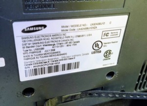 lot 23 image: Samsung 31 TV