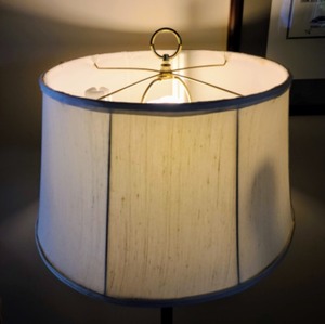 lot 46 image: Brass Floor Lamp