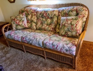 lot 47 image: Rattan Sofa