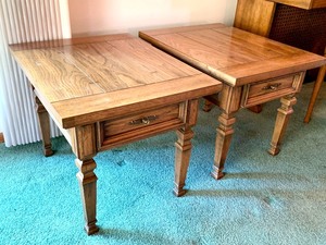 lot 4 image: Pair of Thomasville Side - Accent Table with Single Drawer