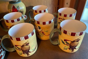 lot 170 image: Lenox Dishware - Winter Greetings Everyday