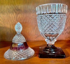lot 161 image: Lovely Lidded Dish