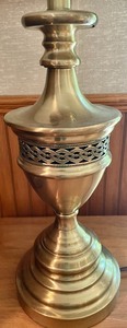 lot 63 image: Lovely Lamp