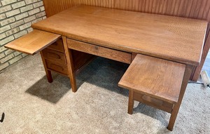 lot 85 image: Vintage Desk