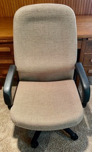 lot 86 image: Office Chair