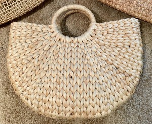 lot 122 image: 3 Straw Bags
