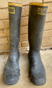 lot 237 image: Lacrosse Industrial Flexi Cleat Rubber Boots