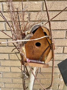 lot 229 image: 2 Beautiful Birdhouses