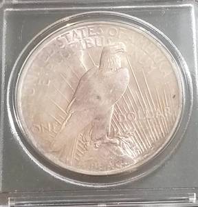 1924 PEACE SILVER DOLLAR UNC