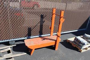lot 868 image: Weight Bench