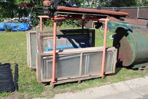lot 881 image: Pallet Cage