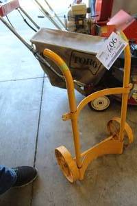 lot 907 image: Cart 2-wheel