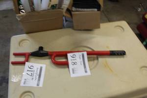 lot 918 image: Truck Club Steering Wheel Lock