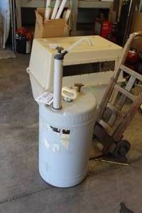 lot 910 image: Plastic Dispenser Tank