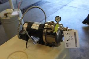 lot 913 image: Grundfos Motor
