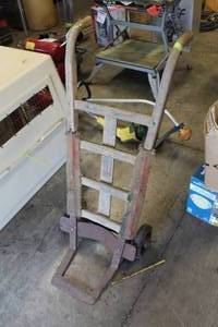 lot 919 image: Wood Dolly 2-wheel