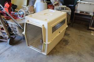 lot 917 image: Vari-Kennel Pet KennelCrate