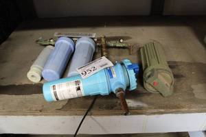 lot 952 image: Lot of (5) Water Filtration Pumps