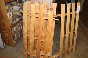 lot 942 image: Wood Futon Bed Frame