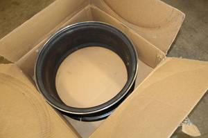 lot 937 image: Payloader 17-12 Rim (in box)