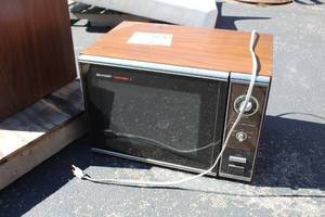 lot 968 image: Sharp Carousel II Household Microwave Oven
