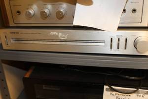 lot 1003 image: Onkyo Servo Locked FM Stereo  AM Tuner T-15