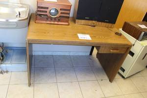 lot 1015 image: Wood Computer Desk 1-drawer