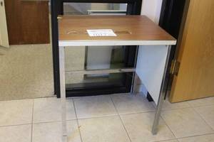 lot 1017 image: Metal Frame Table