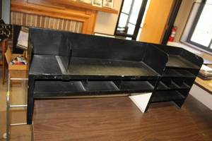 lot 1024 image: Desk Top File Holder