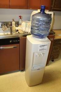lot 1033 image: Glenwood HotCold Water Dispenser