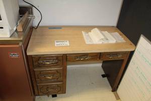 lot 1032 image: Wood Office Desk 4-drawer