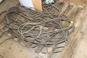 lot 884 image: Lot of Belts