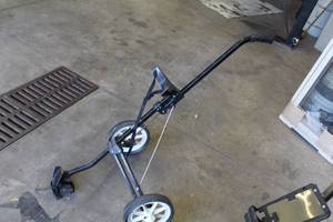 lot 975 image: Golf Club Caddy